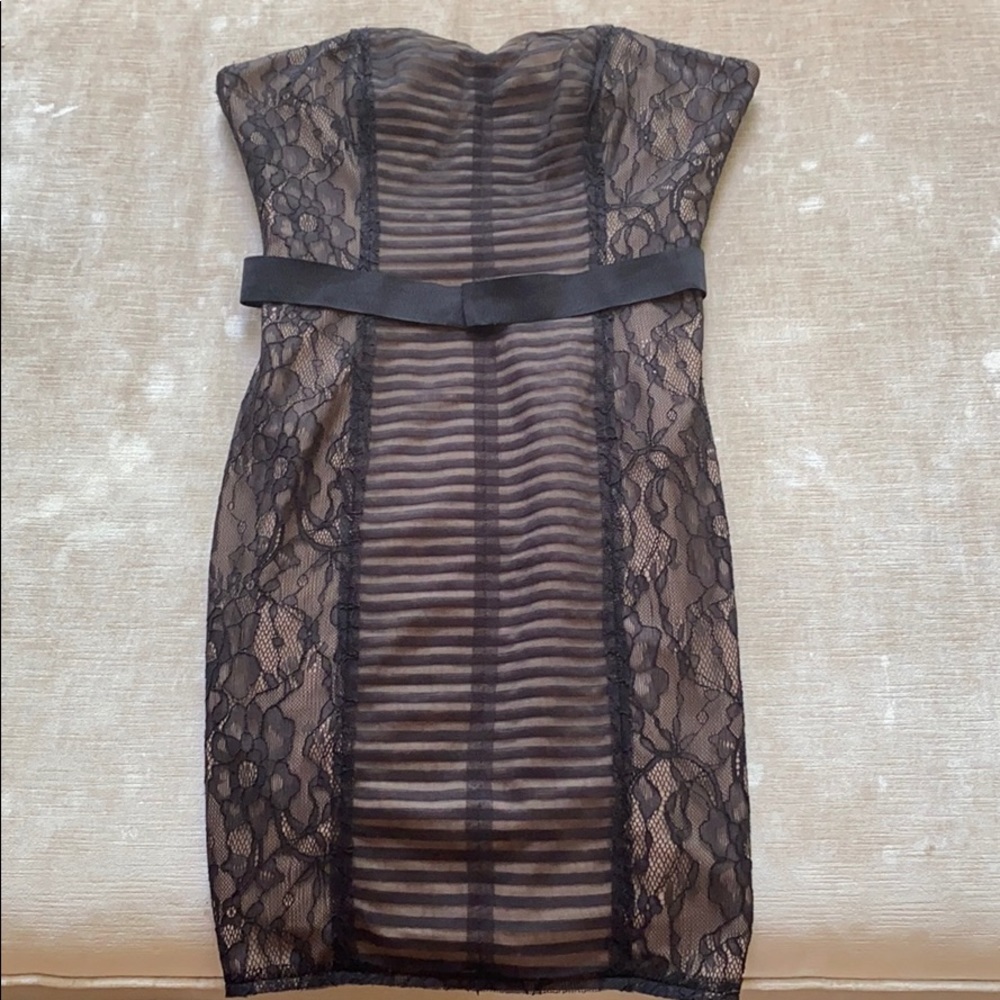 BCBG MAXAZRIA Strapless Lace dress